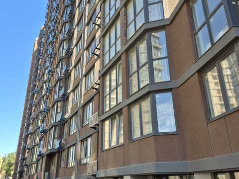 комерційна за адресою Прохоровська вул., 40 к1-4