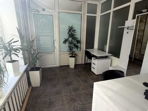 комерційна за адресою Степана Бандери вул., 41