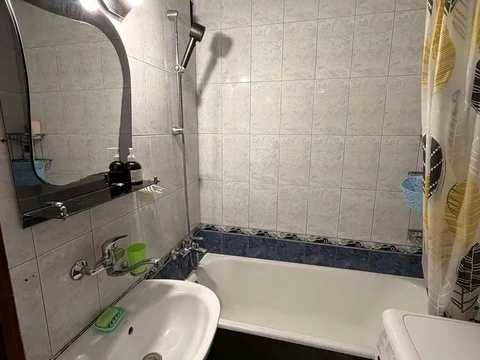 квартира за адресою Академіка Корольова вул., 68