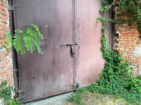 комерційна за адресою смт. Яблунів, Центральна, 1