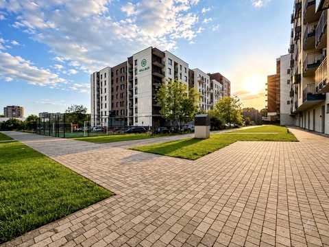 комерційна за адресою Львів, Щирецька вул., 28