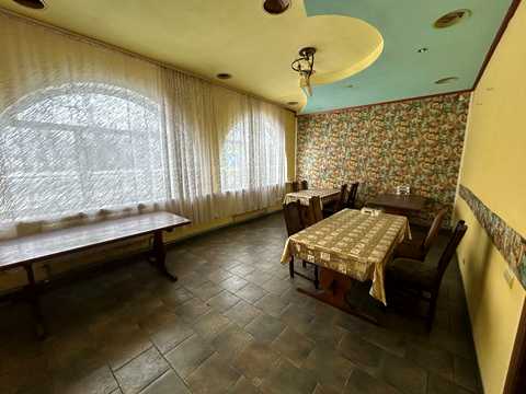 комерційна за адресою Центральна, 1