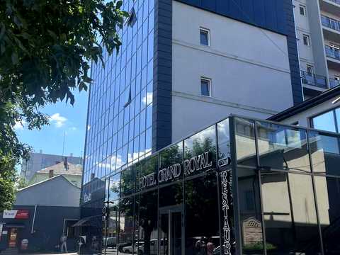 комерційна за адресою Чернівці, Головна вул., 7а
