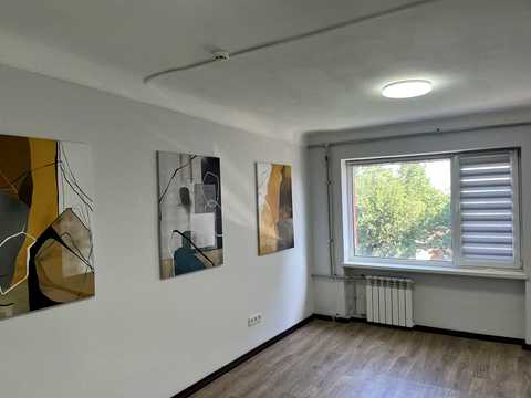 комерційна за адресою Чернівці, Головна вул., 7а