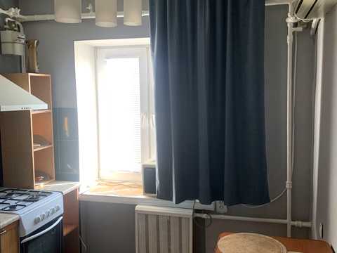 квартира по адресу Строителей ул., 12