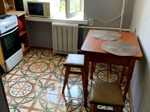 квартира по адресу Строителей ул., 12