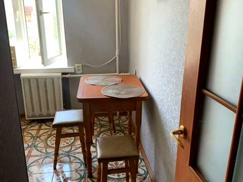 квартира по адресу Строителей ул., 12