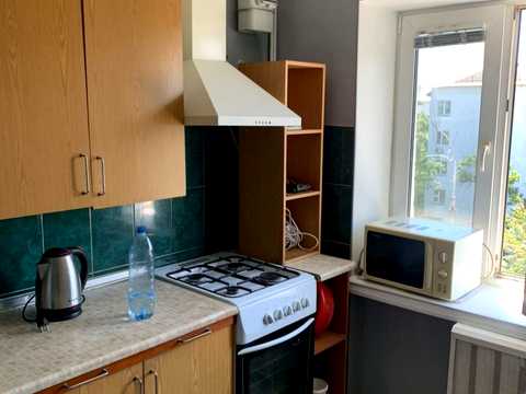 квартира по адресу Строителей ул., 12
