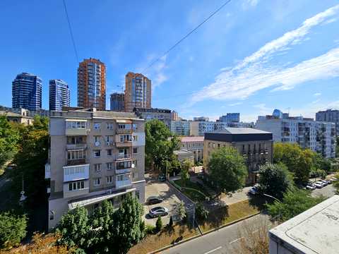 квартира за адресою Василя Тютюнника вул. (Анрі Барбюса), 22-26