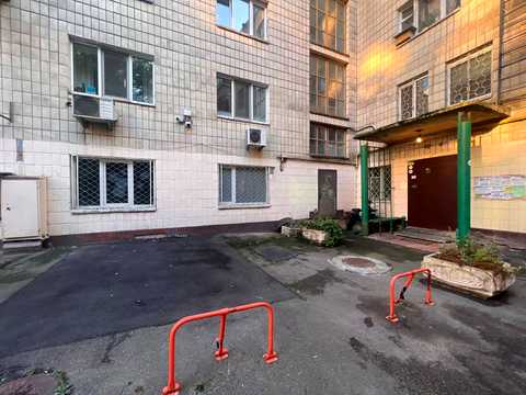 коммерческая по адресу Чеховский пер., 2