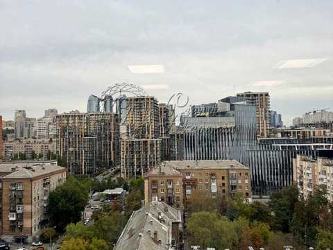 комерційна за адресою Антоновича вул. (Горького), 170/172