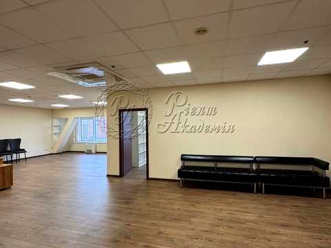 комерційна за адресою Антоновича вул. (Горького), 170/172