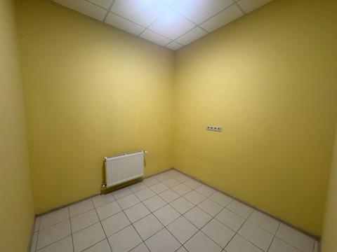 комерційна за адресою 8 Березня, 2