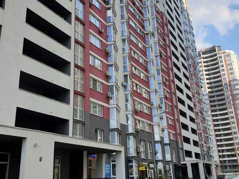 квартира за адресою Київ, Драгоманова вул., 2