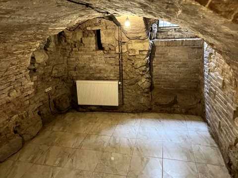 коммерческая по адресу Братьев Рогатинцев ул., 39