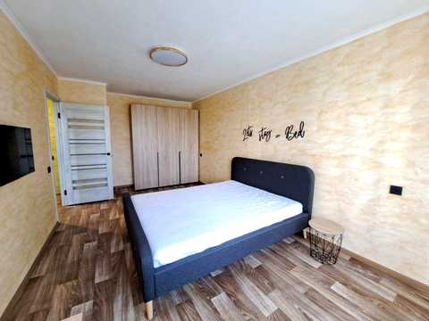 квартира по адресу Бориса Мозолевского ул. (Корнійчука), 15