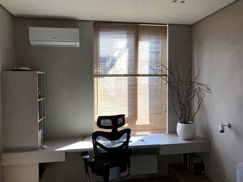 квартира за адресою Салютна вул., 2к6
