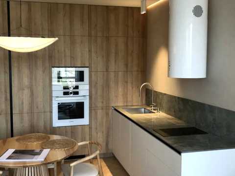 квартира за адресою Салютна вул., 2к6