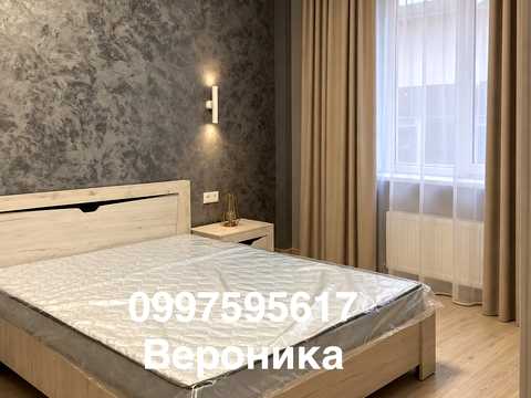 дом по адресу Світла ул.