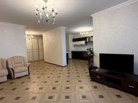 квартира за адресою Срібнокільська вул., 1