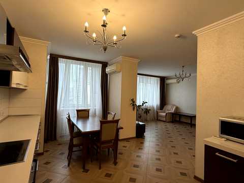 квартира за адресою Срібнокільська вул., 1