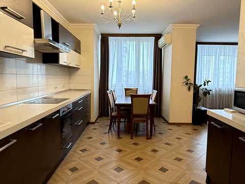 квартира за адресою Срібнокільська вул., 1
