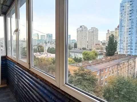 квартира за адресою Київ, Автозаводська вул., 27