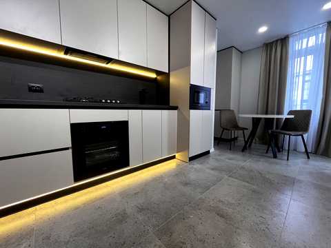 квартира за адресою Злуки просп., 7
