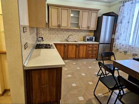 квартира за адресою Євгена Чикаленка вул., 43а