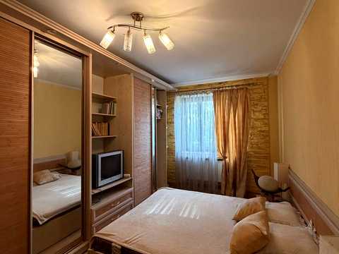 квартира за адресою Небесної Сотні вул. (Кіквідзе), 22