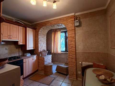 квартира за адресою Небесної Сотні вул. (Кіквідзе), 22