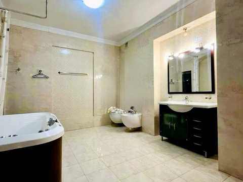 квартира за адресою Круглоуніверситетська вул., 3-5
