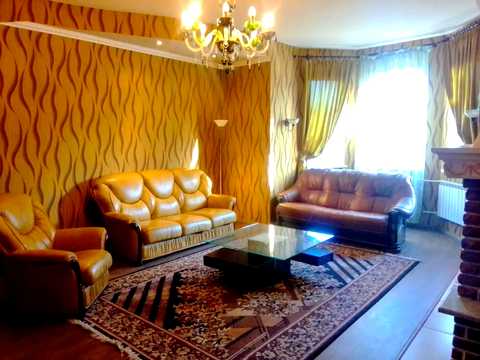 будинок за адресою с. Хотів, Зоряна, 13