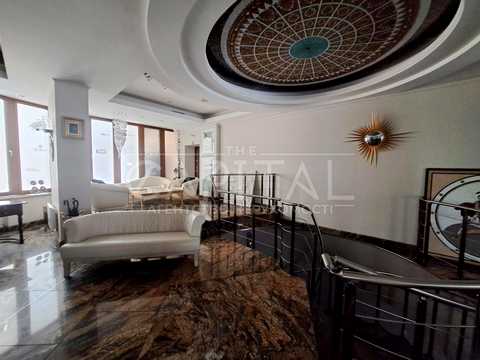 коммерческая по адресу Леси Украинки бульв., 7