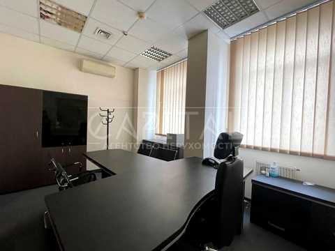 комерційна за адресою Горяна, 2Б
