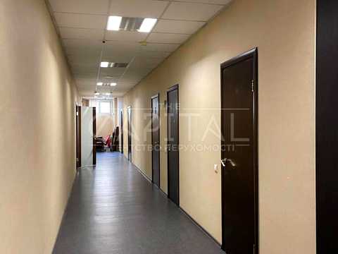 комерційна за адресою Горяна, 2Б