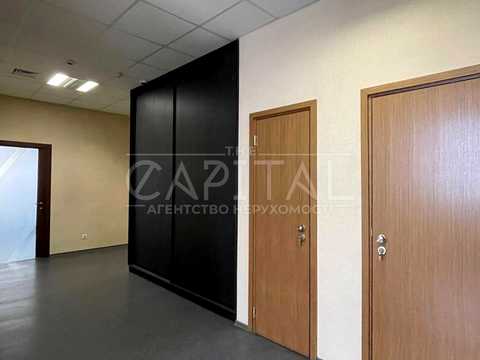 комерційна за адресою Горяна, 2Б