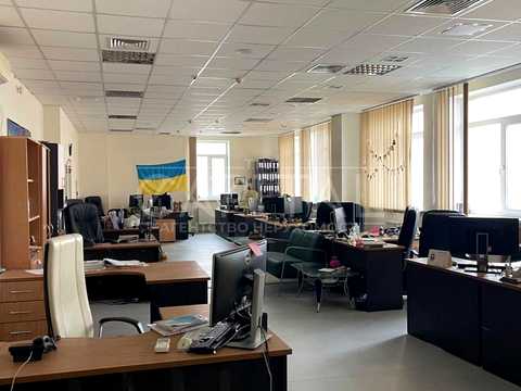 комерційна за адресою Горяна, 2Б