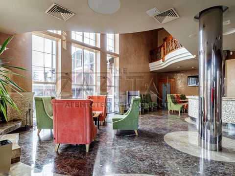 комерційна за адресою Садова вул., 62
