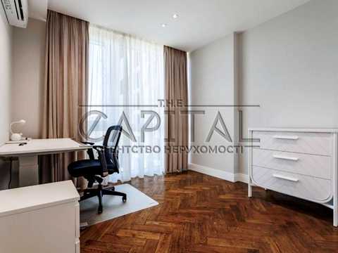 квартира за адресою Київ, Зарічна вул., 4к1