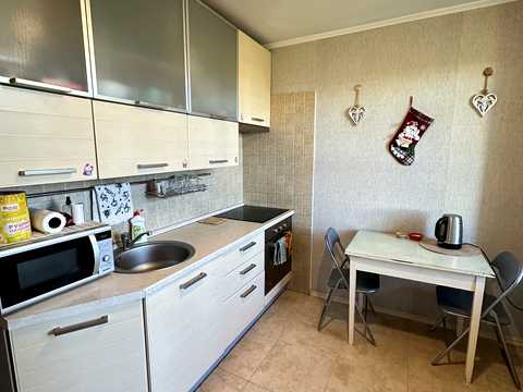 квартира за адресою Київ, Райдужна вул., 11