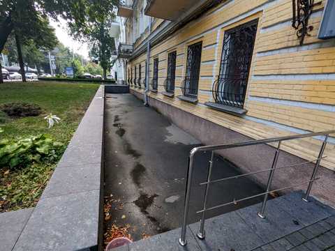коммерческая по адресу Богдана Хмельницкого ул., 29