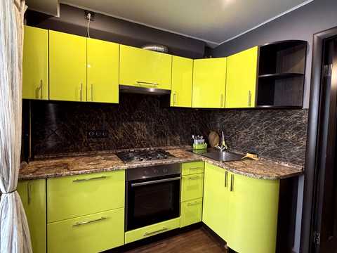 квартира за адресою Богатирська вул., 8