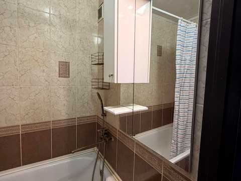 квартира за адресою Богатирська вул., 8