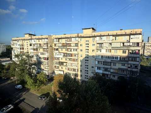 квартира за адресою Богатирська вул., 8
