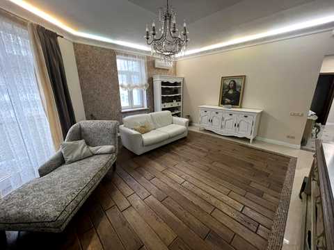 квартира за адресою Лабораторна вул., 8