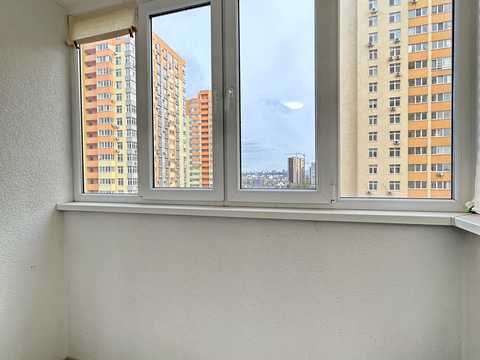 квартира за адресою Сім'ї Кульженків вул. (Петра Дегтяренка), 37