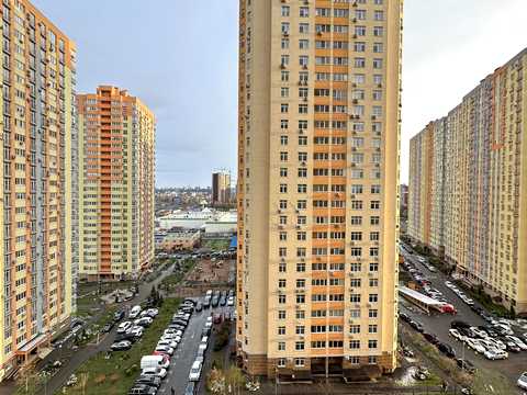квартира за адресою Сім'ї Кульженків вул. (Петра Дегтяренка), 37