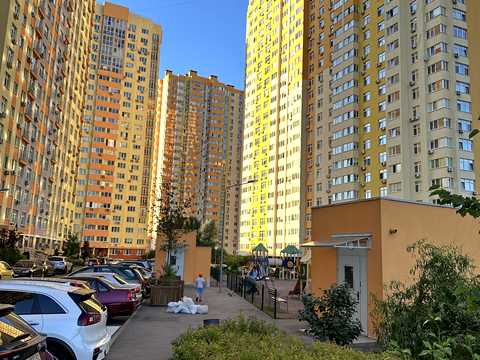 квартира за адресою Сім'ї Кульженків вул. (Петра Дегтяренка), 37
