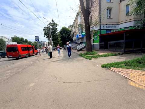 комерційна за адресою Джохара Дудаєва вул. (Єсеніна), 8